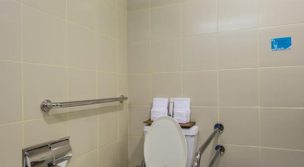 Microtel Inn & Suites By Wyndham Manila/At Mall Of Asia Image 35
