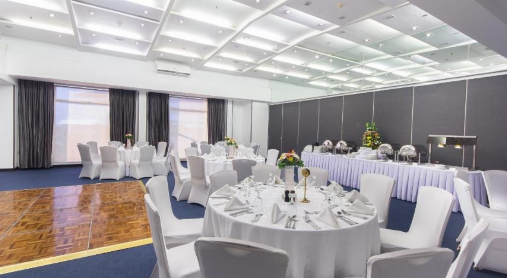 Microtel Inn & Suites By Wyndham Manila/At Mall Of Asia Image 37