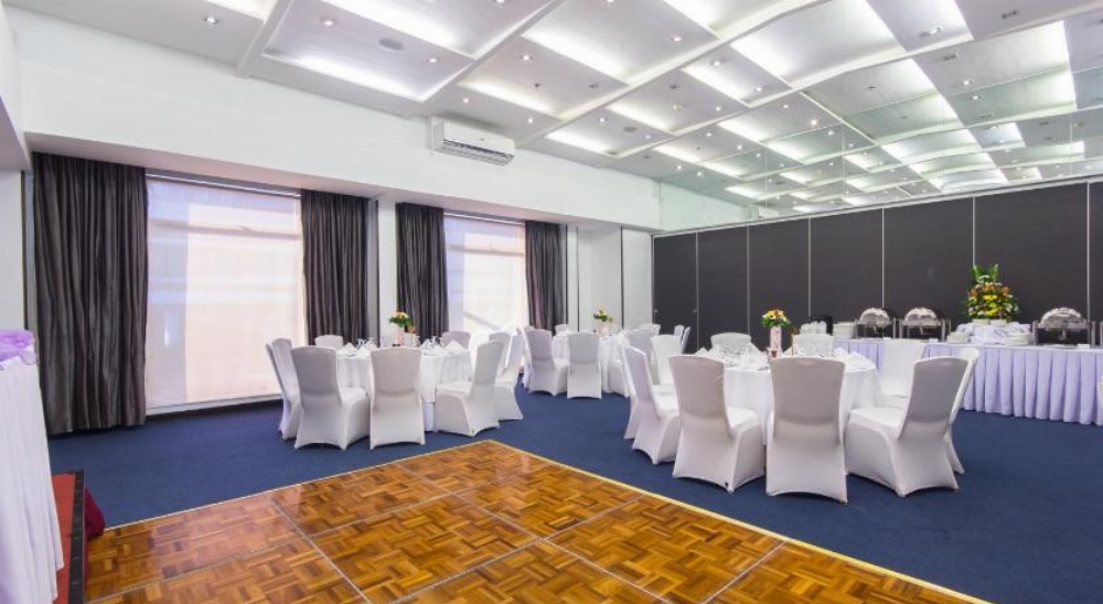 Microtel Inn & Suites By Wyndham Manila/At Mall Of Asia Image 38